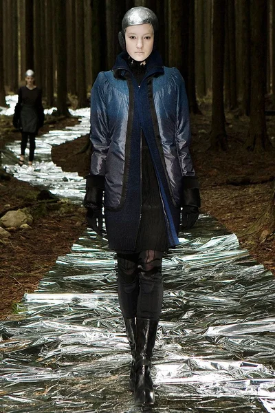 Look 3